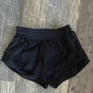 Lululemon Hotty Hot Low Rise 2.5 Shorts